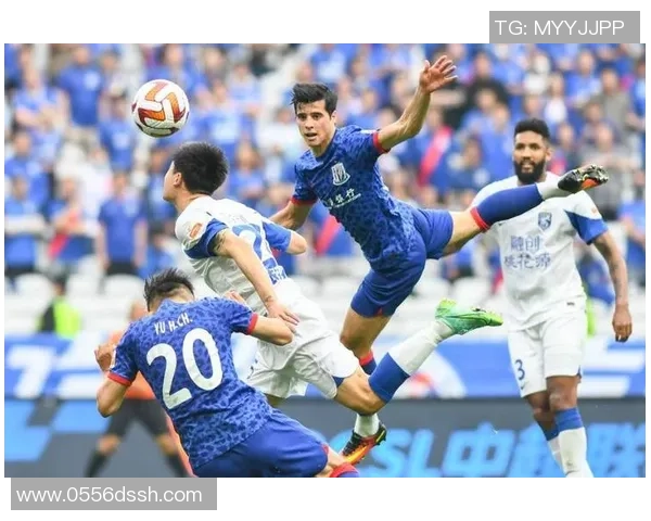 2019年一方与申花激战正酣球迷热情高涨赛场精彩纷呈