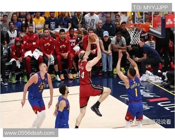 2020年NBA总决赛回顾太阳队与湖人队的激烈对决与精彩瞬间分析